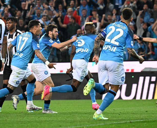 于汉超退役后加入申花教练组，毛剑卿：这是对球员最大的褒奖（退役转身入申花教练组，毛剑卿：于汉超获球员最高褒奖）