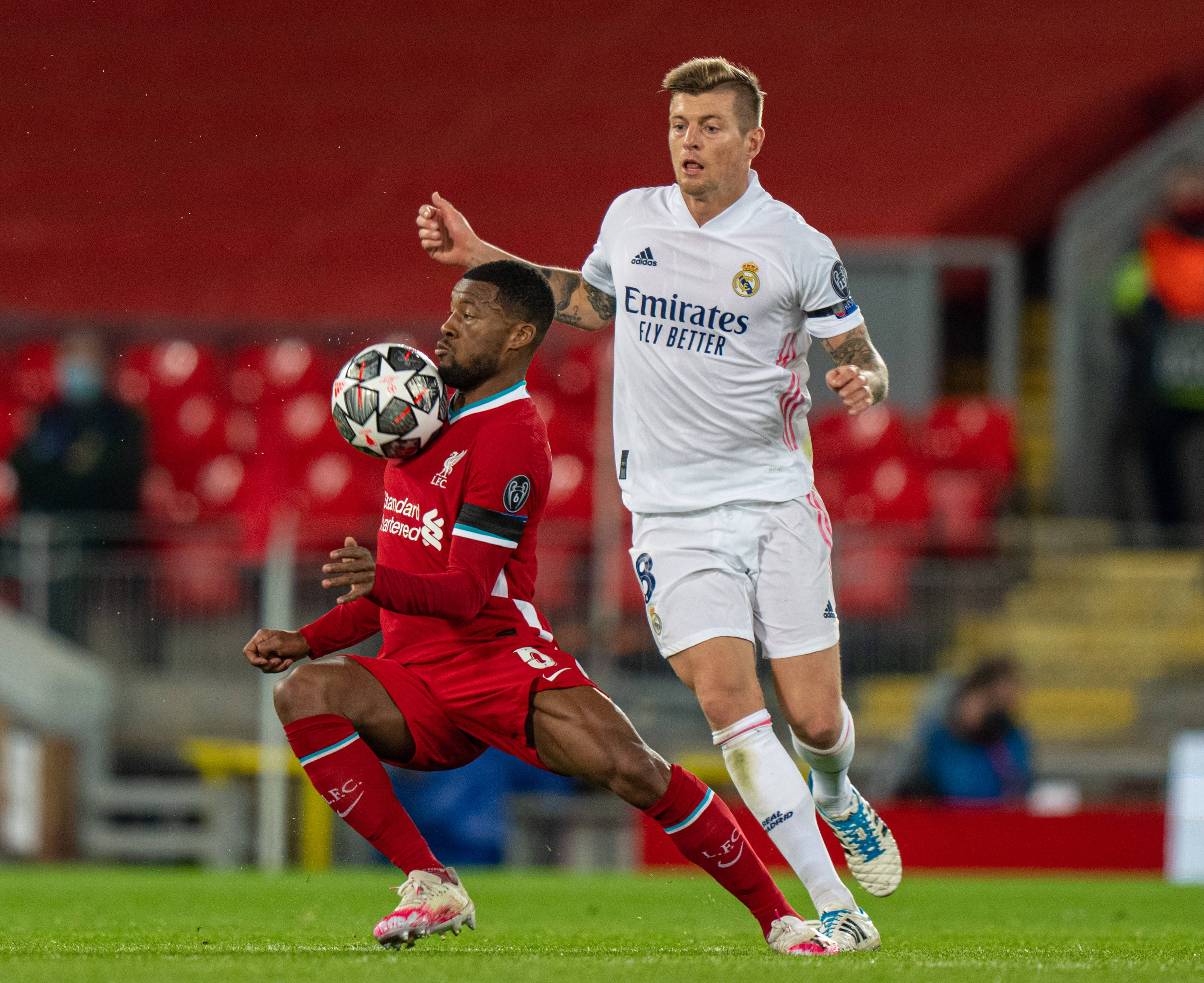 枪手传奇预测北伦敦德比！赖特：阿森纳2-0热刺，不担心曼城（赖特看好北伦敦德比：阿森纳2-0热刺，表示对曼城不担心）