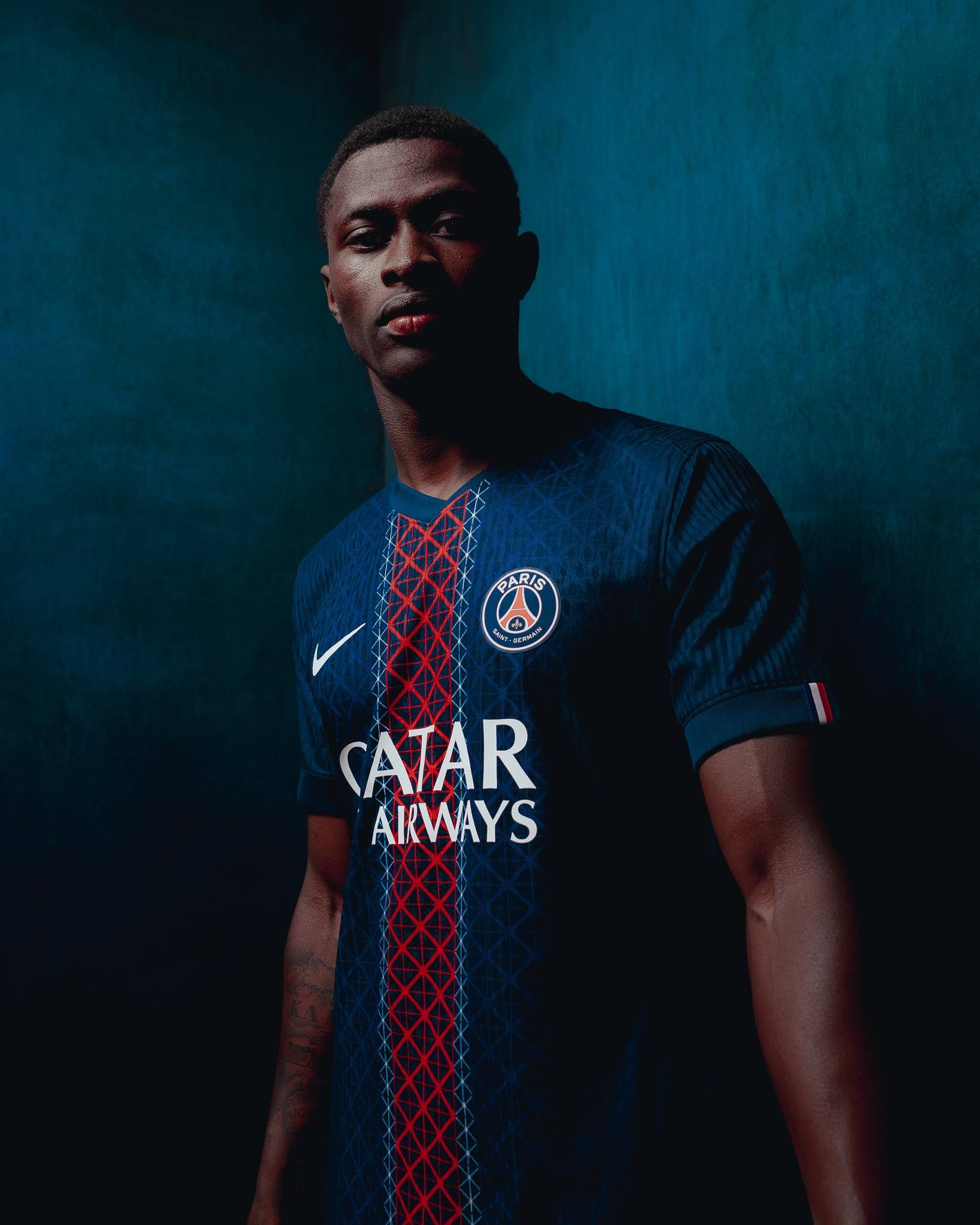 汉密尔顿：最喜欢内马尔和维尼修斯；欣赏梅西的技术（汉密尔顿：钟爱内马尔与维尼修斯，赞赏梅西技术）