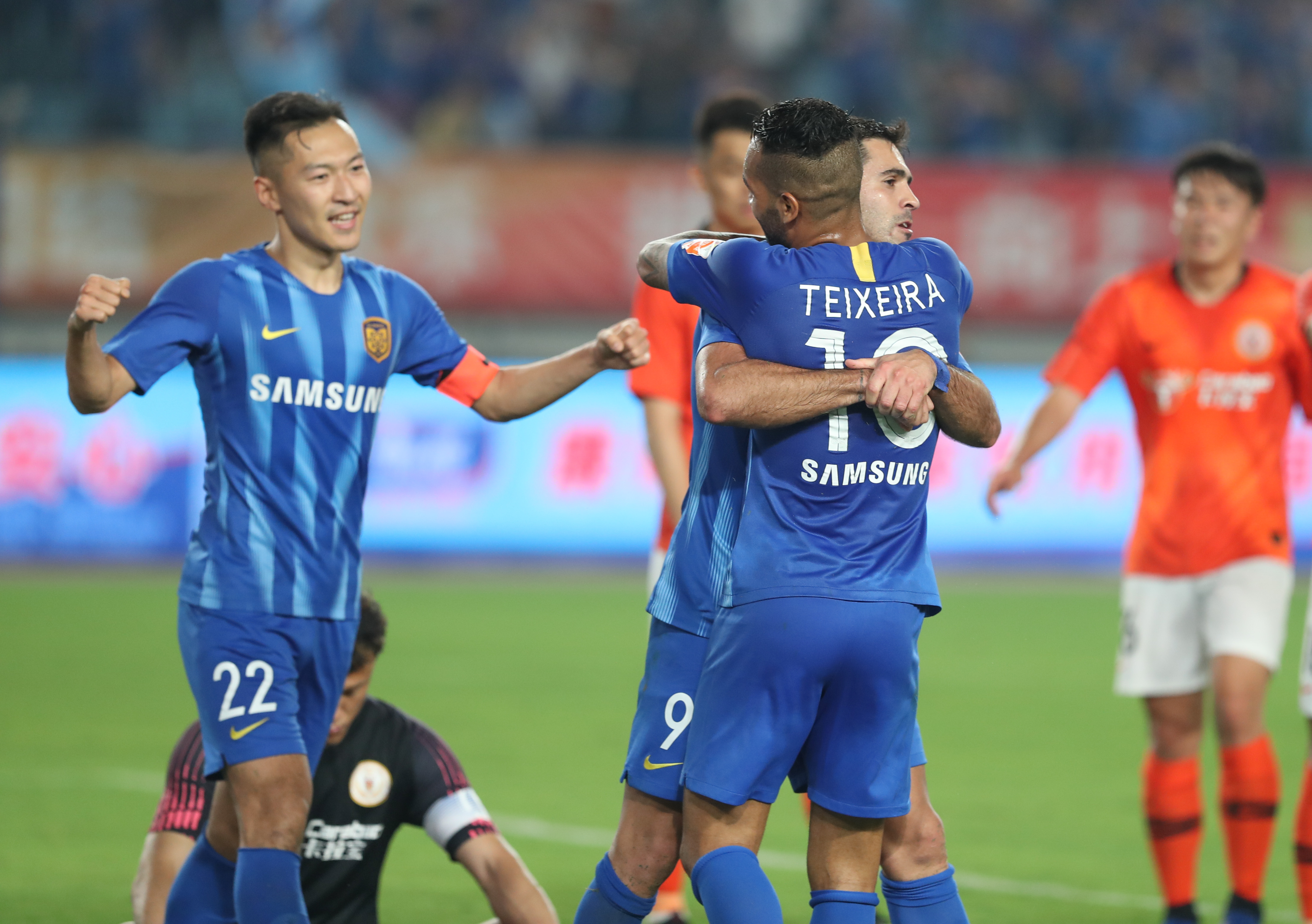 米利唐腿筋重伤或休战三个月，皇马后防再添危机（米利唐腿筋重伤恐缺席三个月，皇马防线再遭打击）