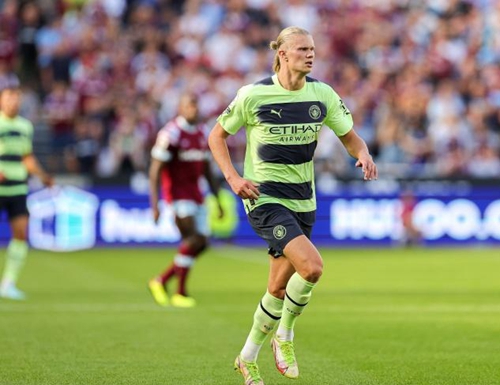 场上出现针对他的横幅，瓦格纳：成绩不理想球迷不满很正常（看台现针对横幅，瓦格纳：战绩欠佳，球迷不满可以理解）