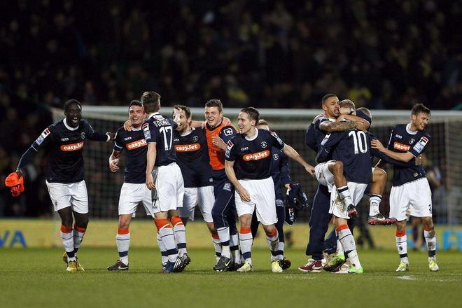 费兰·托雷斯戴帽创生涯新高！巴萨锋线涅槃重生（费兰-托雷斯上演帽子戏法刷新个人纪录，巴萨锋线浴火重生）