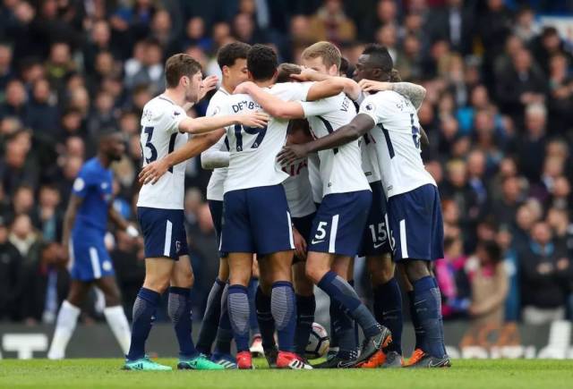 队报：登贝莱预计11月底复出，巴黎正在权衡他能否出战热刺（队报：登贝莱或将于11月下旬复出，巴黎考虑是否让其对阵热刺）